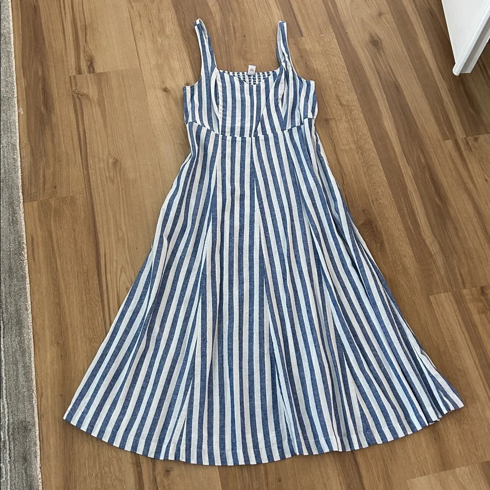 Old Navy Fit & Flare Sleeveless Linen-Blend Midi Dress size medium - Picture 4 of 6